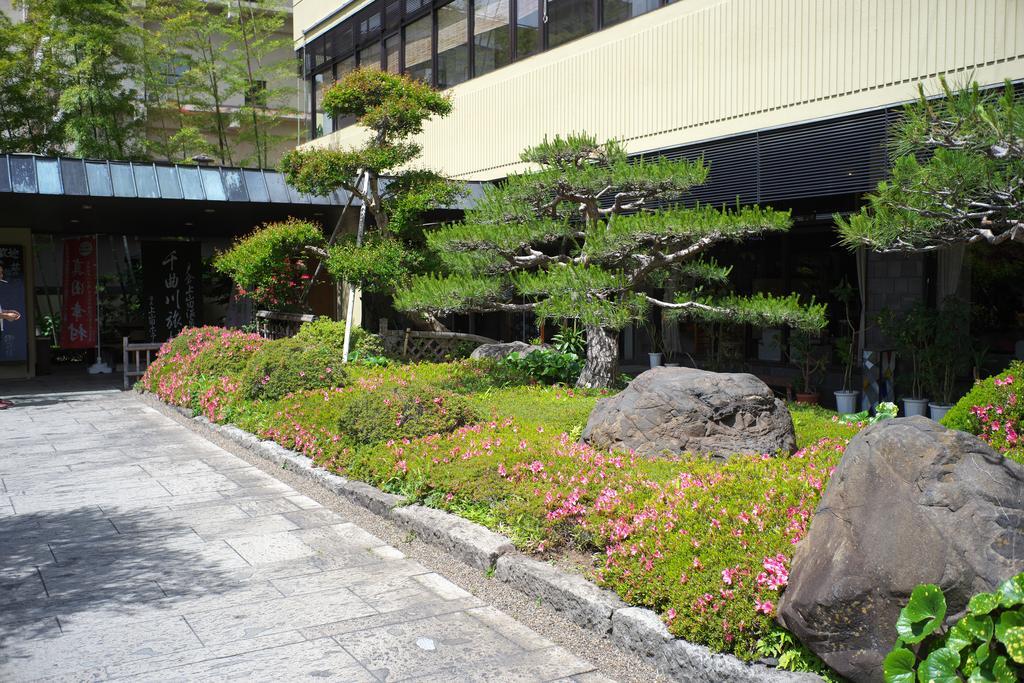 Kamiyamada Hotel Chikuma Buitenkant foto